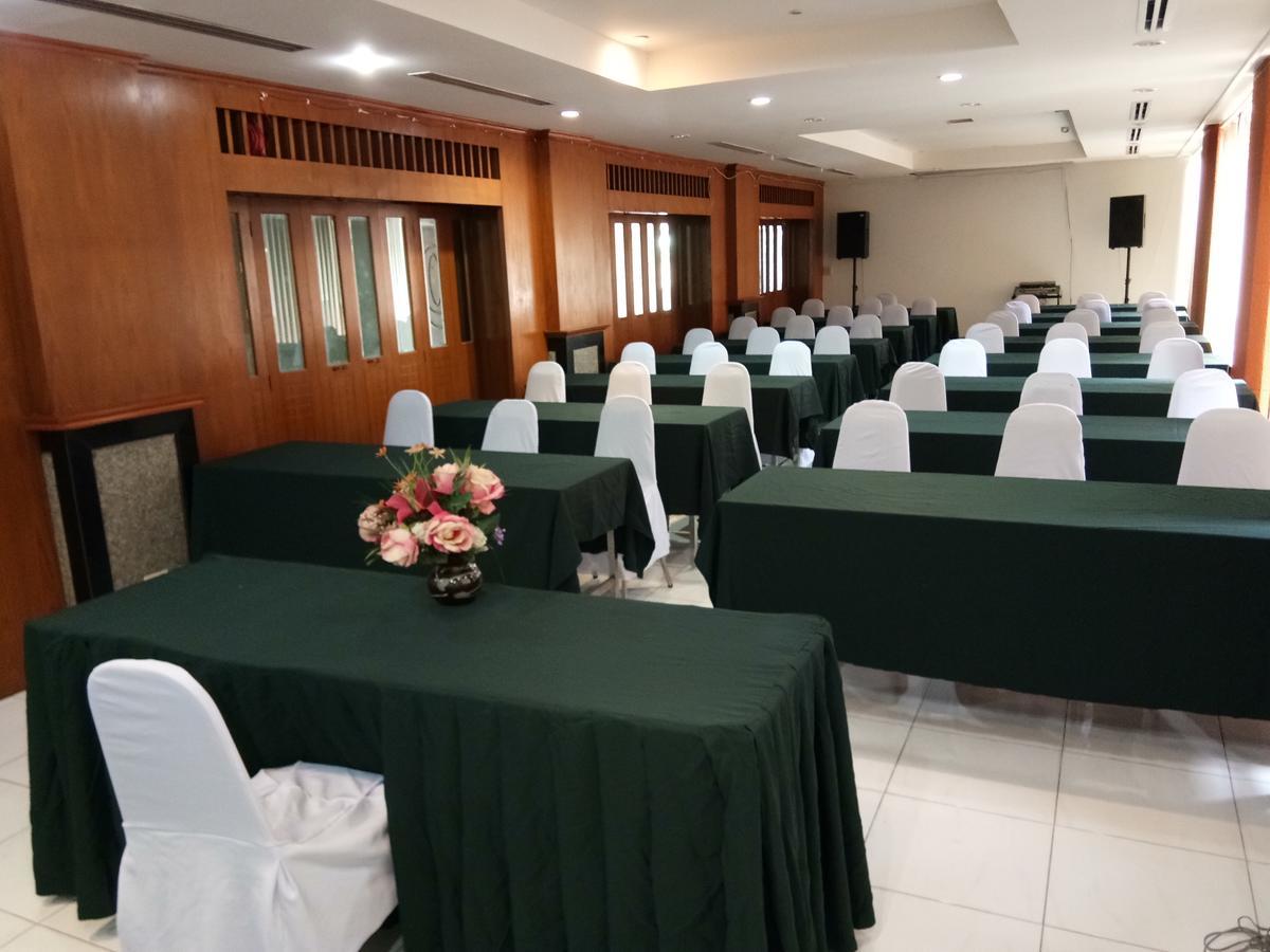 Auychai Grand Hotel Lang Suan Exterior foto